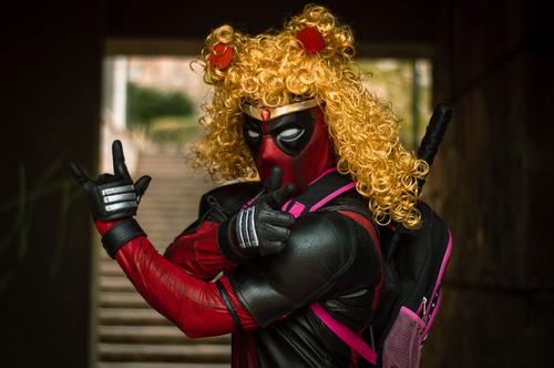 Cosplay divertido de Deadpool