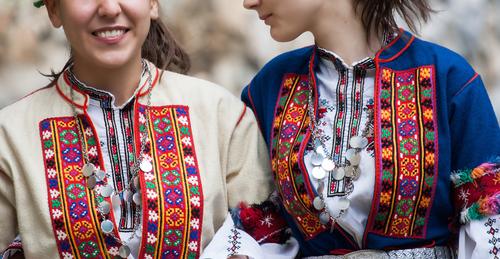Bulgarisches Volkskostüm