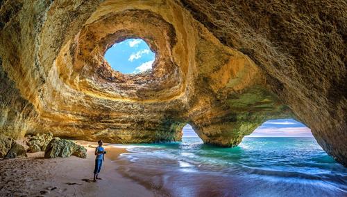 Cueva de Benagil en Algarve