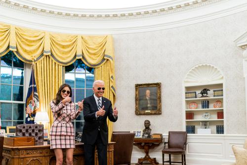 Olivia Rodrigo y Joe Biden en la Casa Blanca
