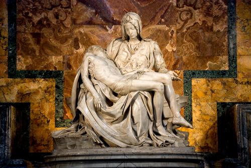Pietà von Michelangelo