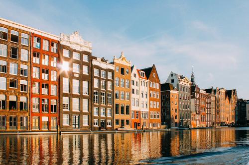 Casas junto ao canal, Amsterdã