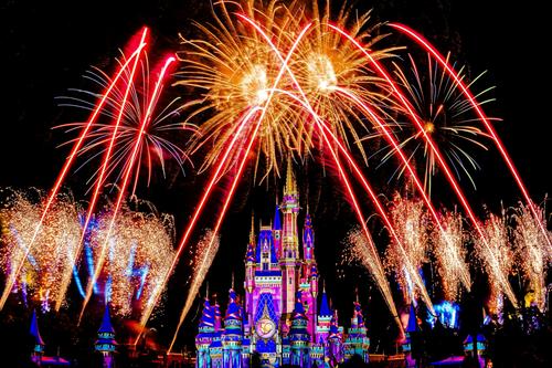 Feuerwerk über Cinderella Castle