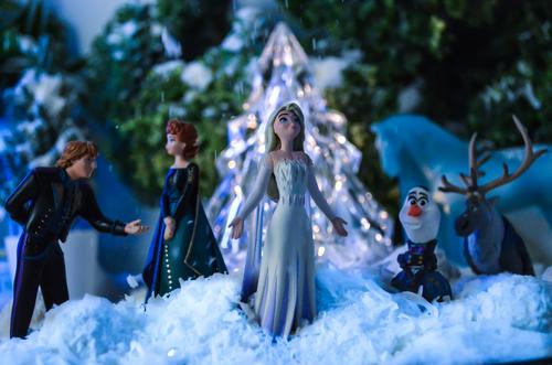 Frozen toy figurines