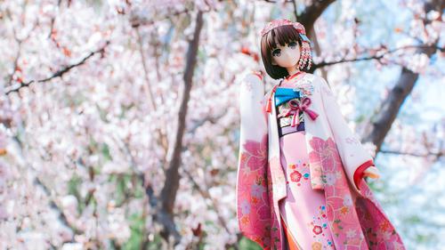 Figure of anime character with a kimono