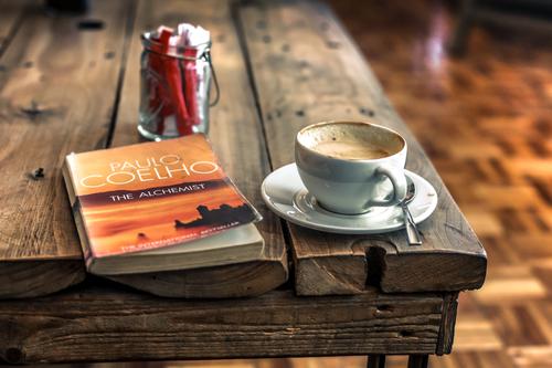 Un cappuccino y un libro