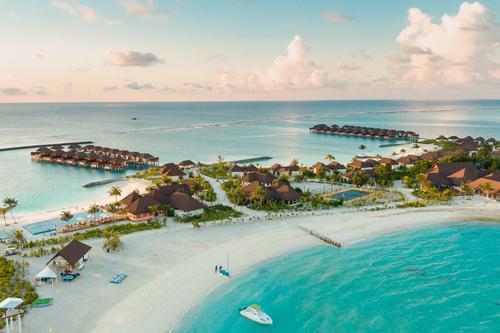 Vista aérea de uma praia nas Maldivas