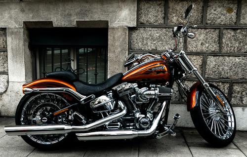 Harley-Davidson naranja