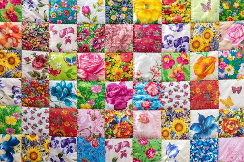 Quilt with flower pattern